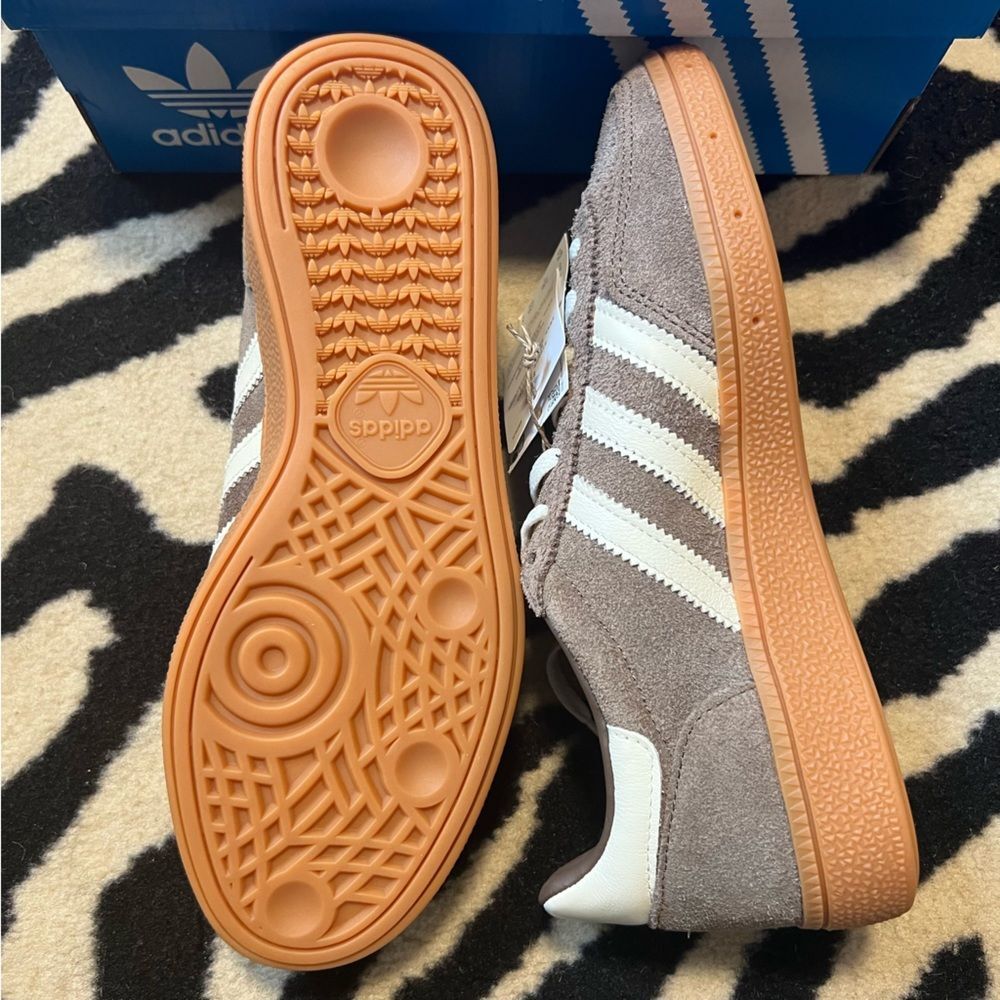 NWT Adidas Handball Spezial Sneakers Earth Strata Off White Gum Sz Women 6.5 - Picture 13 of 15